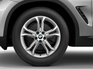 BMW Leichtmetallfelgen Doppelspeiche 688 + Winterreifen