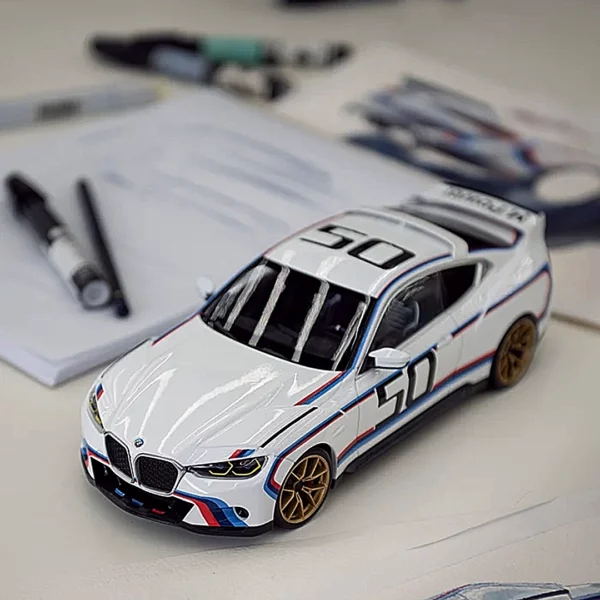 BMW 3.0 CSL 2022 MINIATUR 1:18